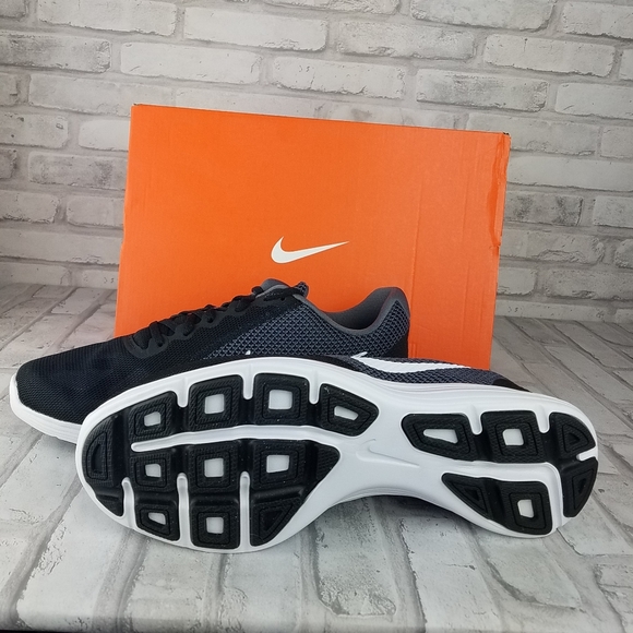 NIKE Revolution 3 Dark Gray Mesh Running S… - Picture 13 of 16